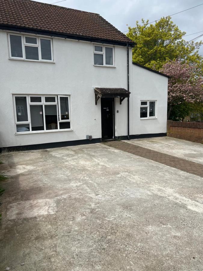 Wisdom Care: The Orpington Cutie Exterior foto